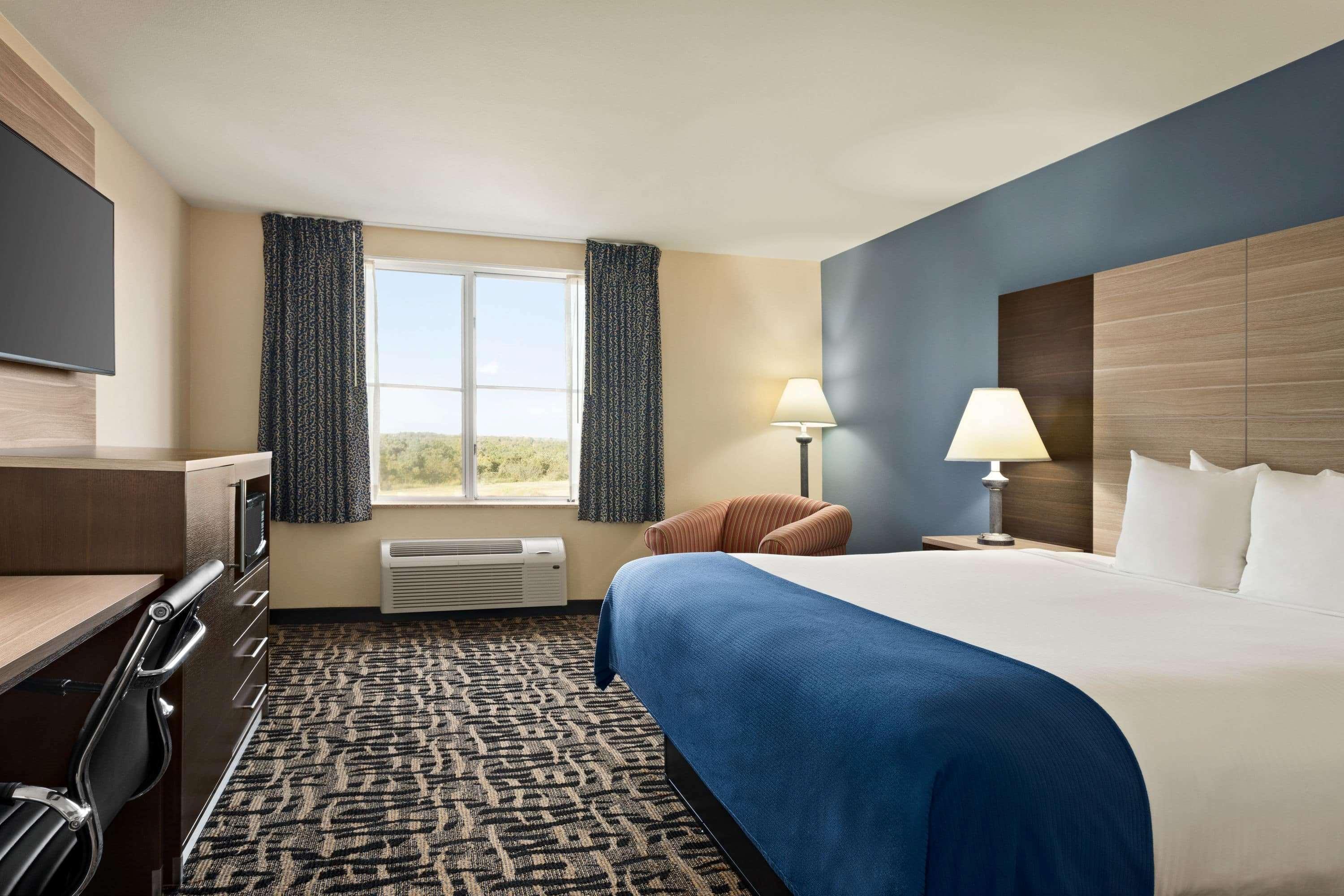 Hotel Baymont By Wyndham Ft. Leonard/Saint Robert Exterior foto