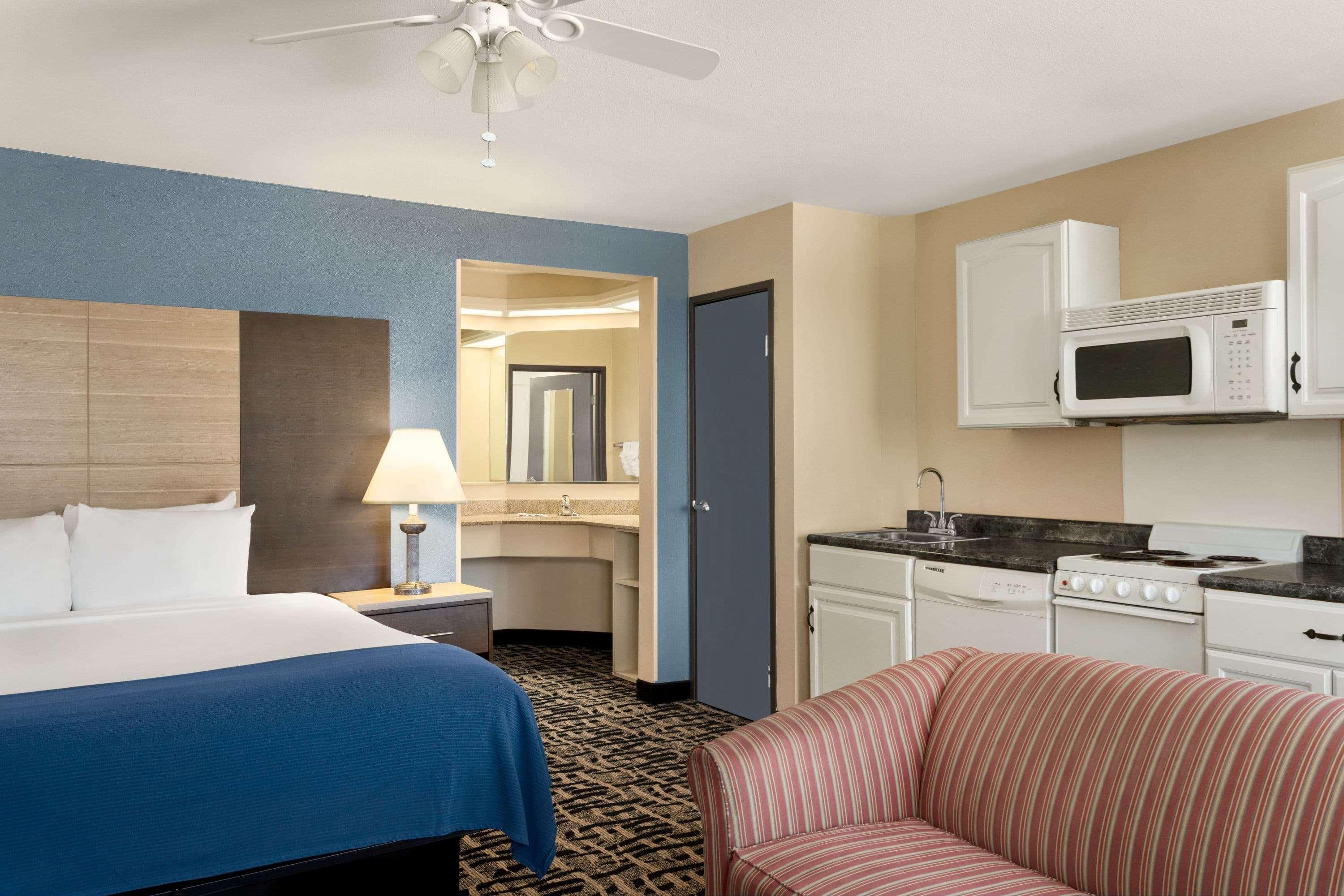 Hotel Baymont By Wyndham Ft. Leonard/Saint Robert Exterior foto