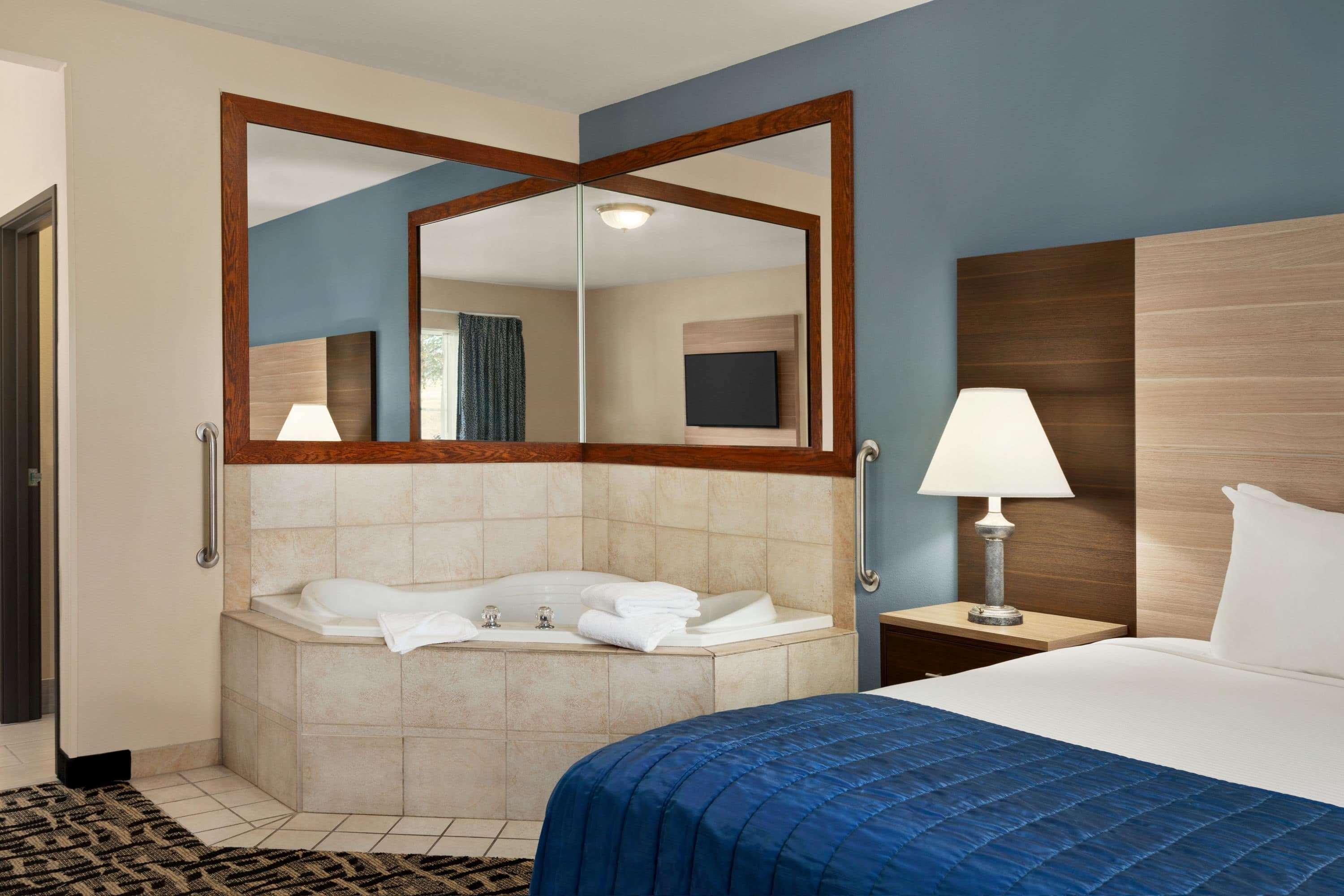 Hotel Baymont By Wyndham Ft. Leonard/Saint Robert Exterior foto