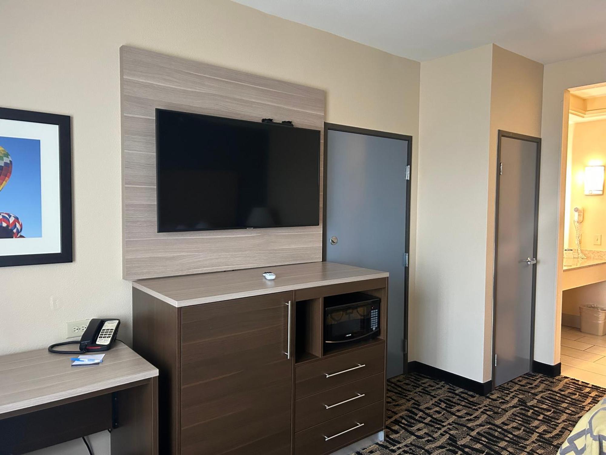 Hotel Baymont By Wyndham Ft. Leonard/Saint Robert Exterior foto