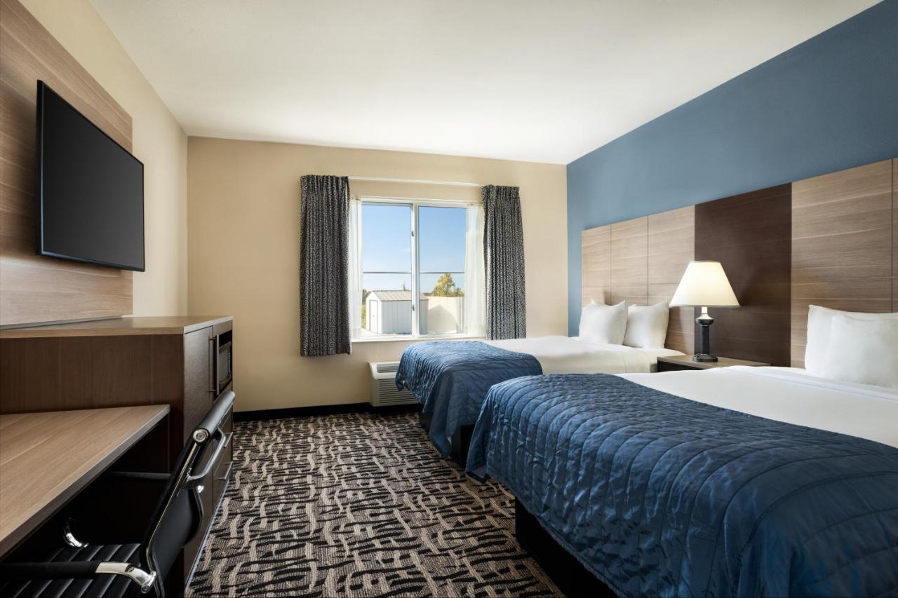 Hotel Baymont By Wyndham Ft. Leonard/Saint Robert Exterior foto